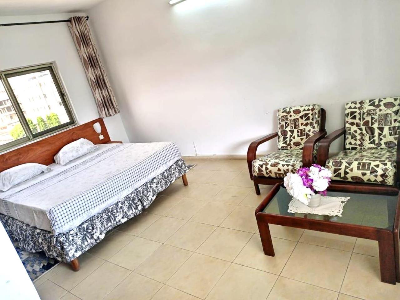 لومي Rosalie'S Suites المظهر الخارجي الصورة