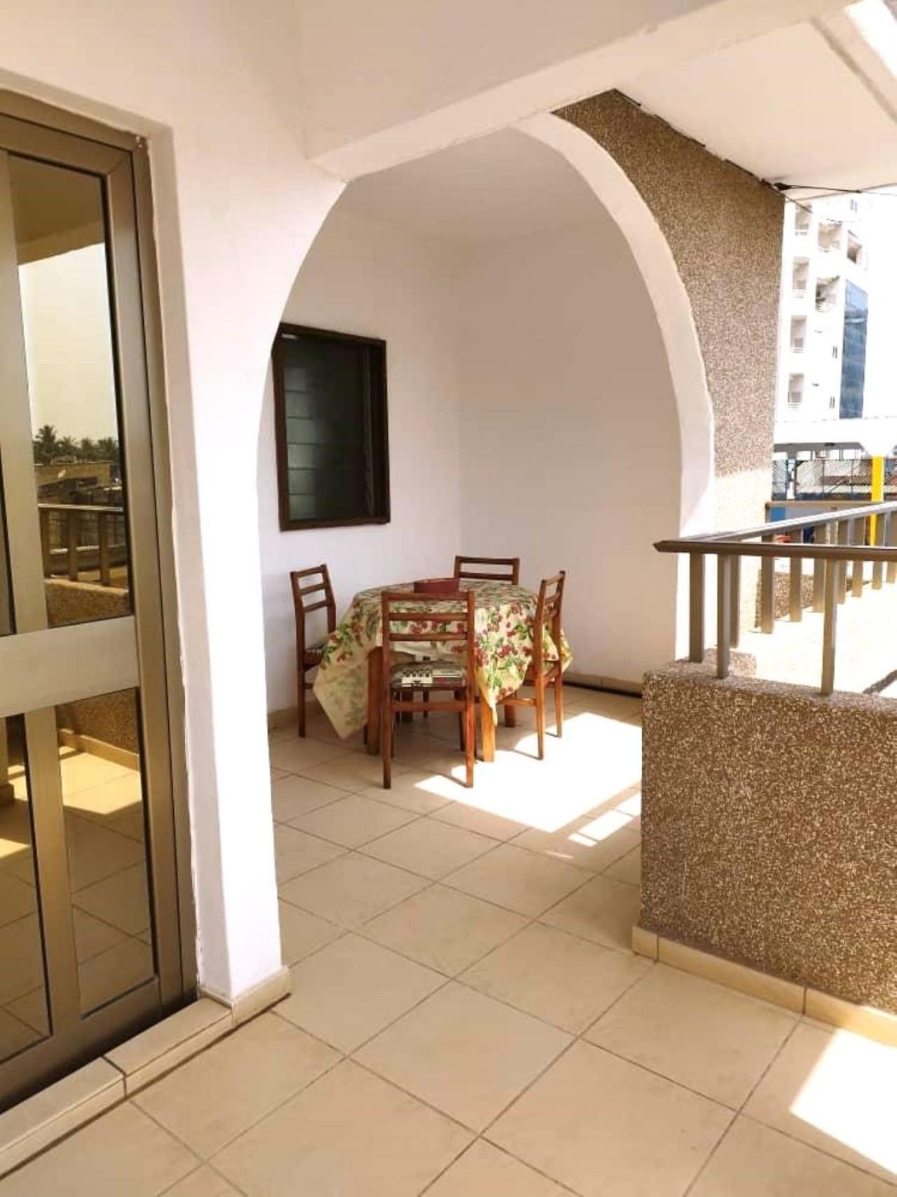 لومي Rosalie'S Suites المظهر الخارجي الصورة
