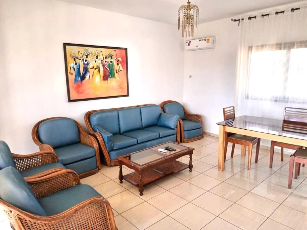 لومي Rosalie'S Suites المظهر الخارجي الصورة