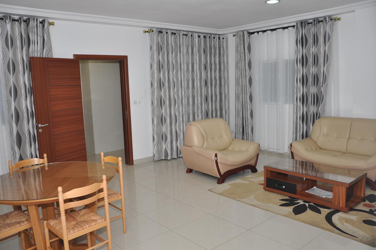 لومي Rosalie'S Suites المظهر الخارجي الصورة