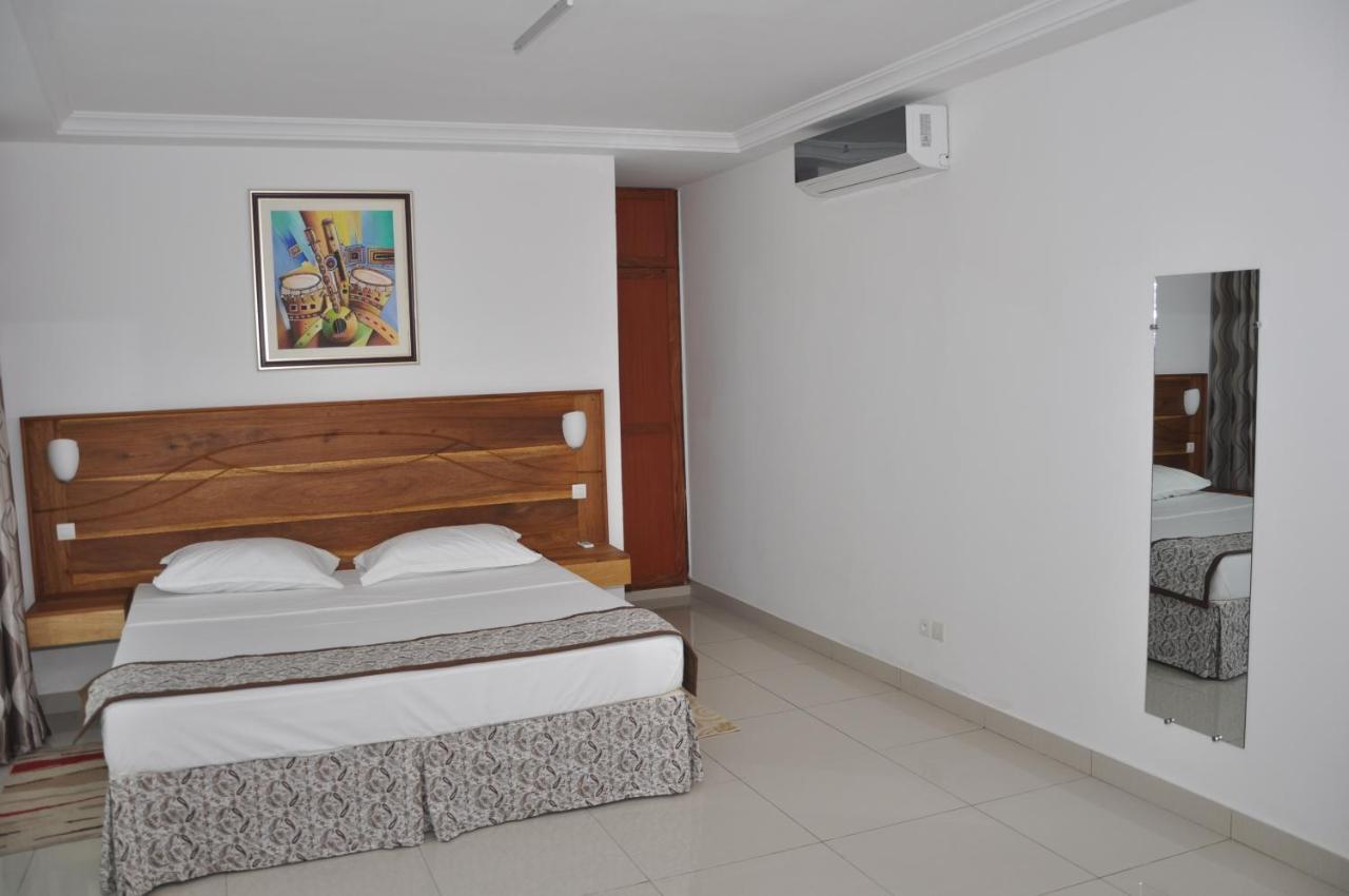 لومي Rosalie'S Suites المظهر الخارجي الصورة