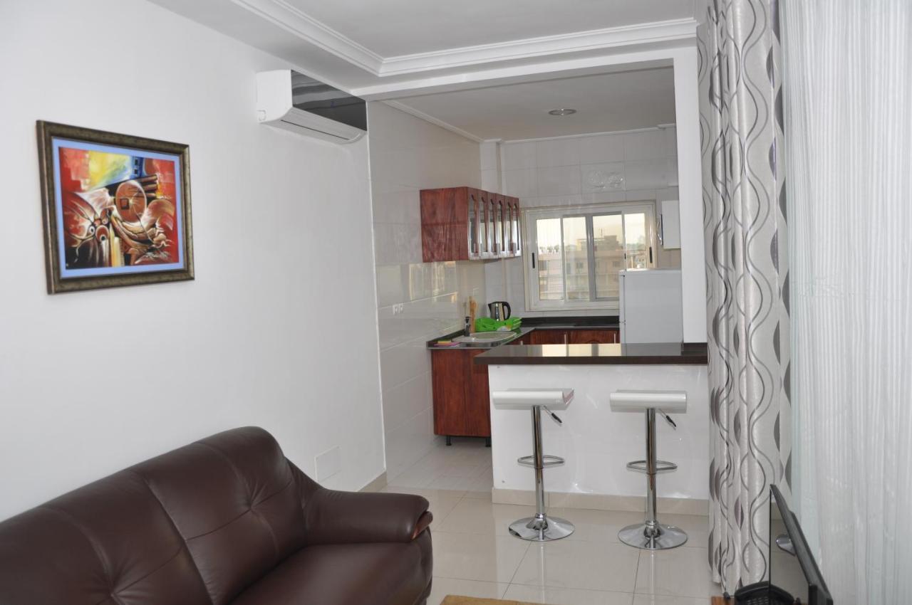 لومي Rosalie'S Suites المظهر الخارجي الصورة